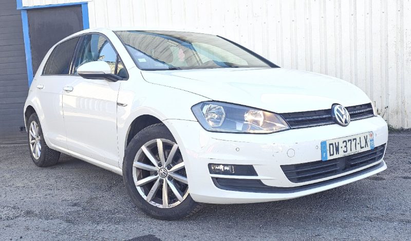 VOLKSWAGEN GOLF VII 1.2 TSI 105 LOUNGE BLUEMOTION 